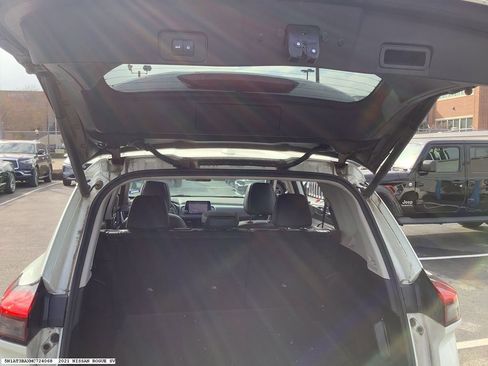 Used 2021 Nissan Rogue SV w/ Premium Package image 9