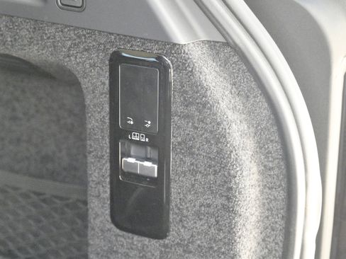 Used 2024 Land Rover Range Rover SE image 44