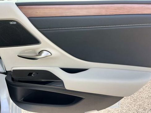 Used 2025 Lexus ES 350 Luxury image 23