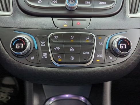 Used 2025 Chevrolet Malibu LT FWD image 18