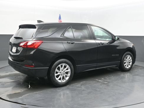 Used 2021 Chevrolet Equinox LS w/ LS Convenience Package FWD image 9