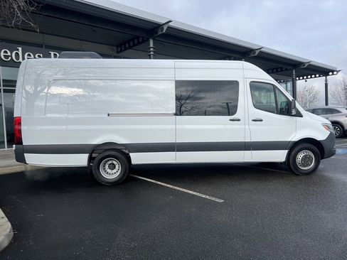 Used 2024 Mercedes-Benz Sprinter 3500 image 9