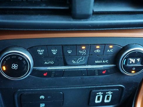Used 2018 Ford EcoSport SES image 23