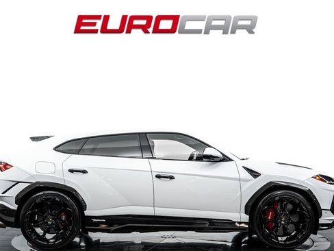 Used 2024 Lamborghini Urus Performante AWD/4WD image 6