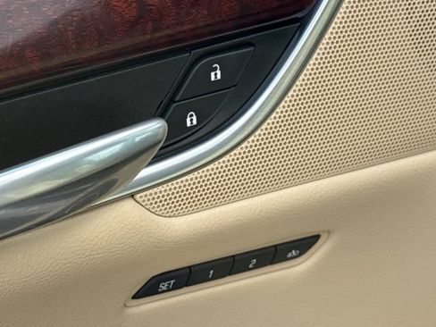 Used 2018 Cadillac XT5 Luxury w/ Driver Awareness Package FWD image 22