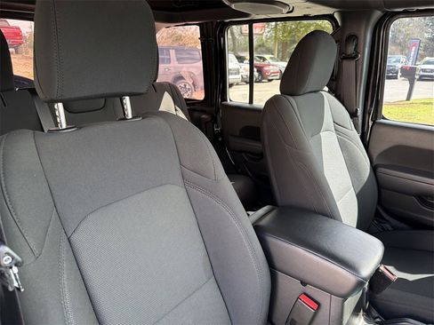 Used 2023 Jeep Wrangler Sport S image 21