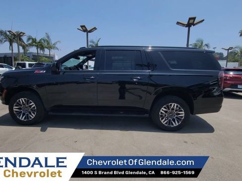 Used 2025 Chevrolet Suburban Z71 AWD/4WD image 5