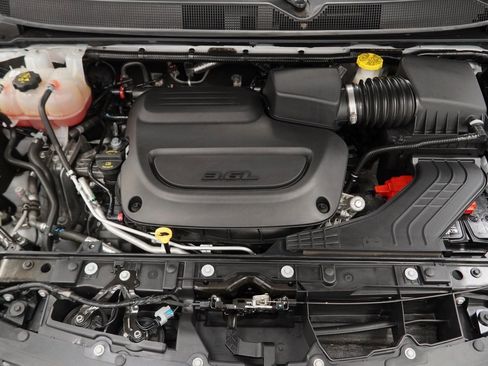 Used 2023 Chrysler Voyager LX image 48