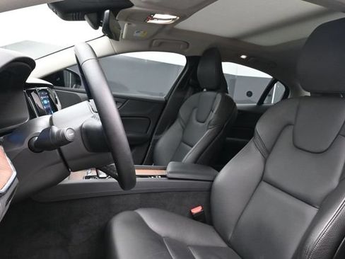 Used 2025 Volvo S60 B5 Plus FWD image 10