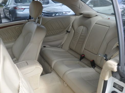Used 2006 Mercedes-Benz CLK 350 Coupe image 22