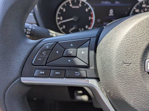 Used 2025 Nissan Altima 2.5 SV FWD image 17