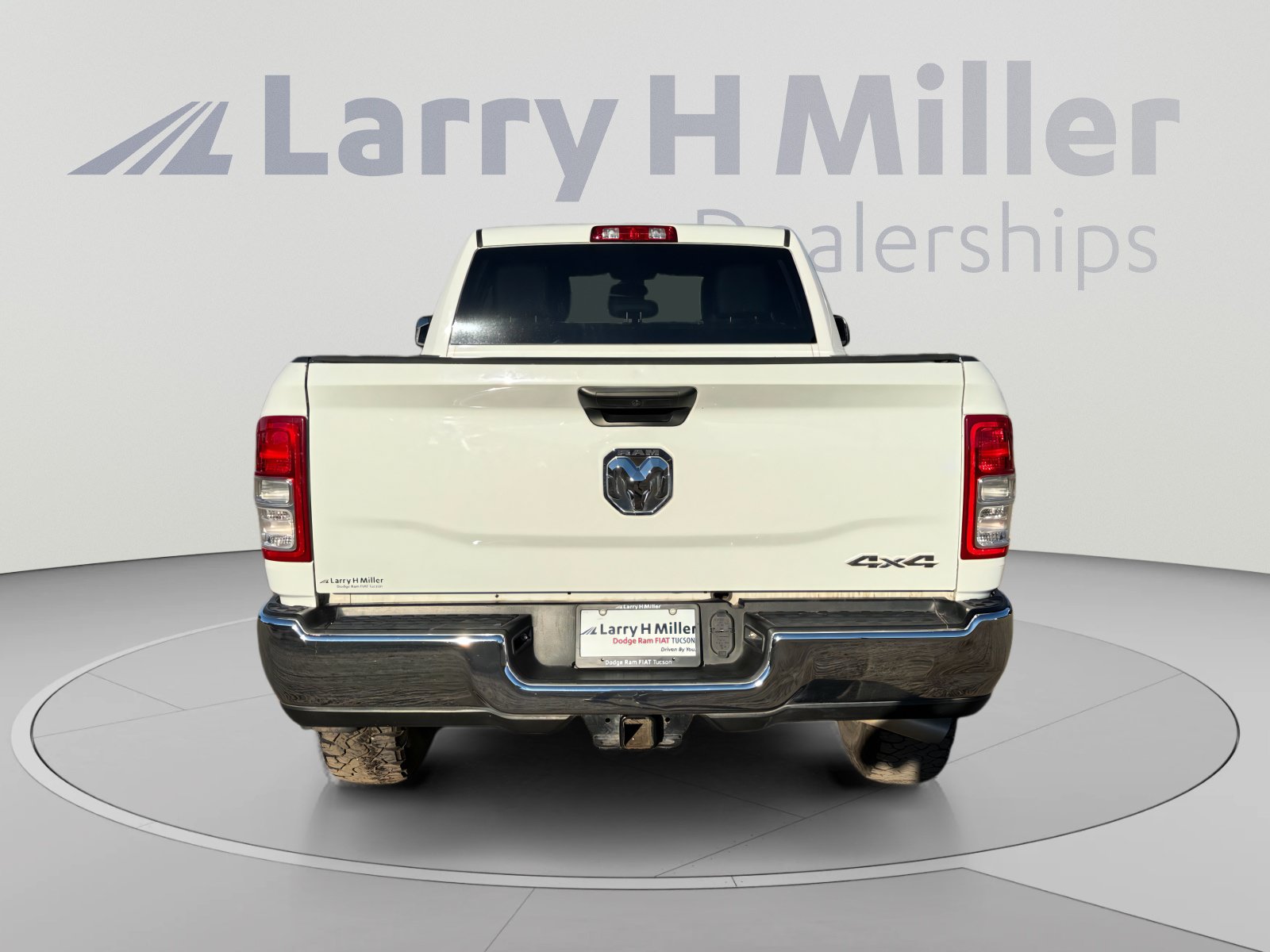 Used 2020 RAM 3500 Tradesman w/ Chrome Appearance Group AWD/4WD image 4