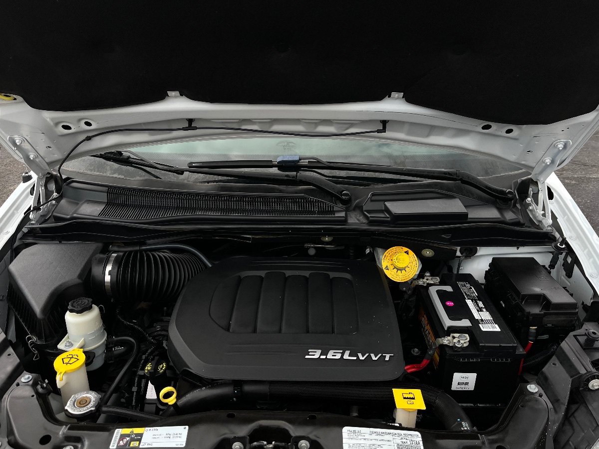 Used 2018 Dodge Grand Caravan SE FWD image 35