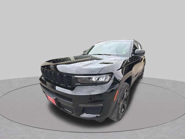 Used 2025 Jeep Grand Cherokee L Limited w/ Black Appearance Package AWD/4WD image 10