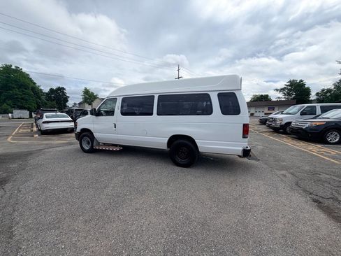 Used 2014 Ford E-250 and Econoline 250 Extended w/ Power Group RWD image 69