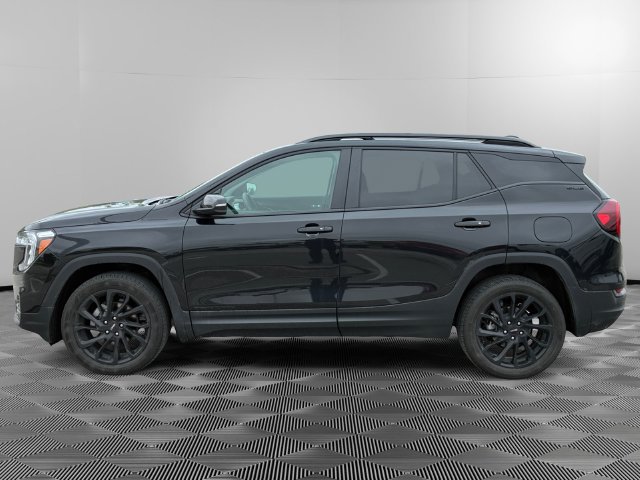 Used 2024 GMC Terrain SLE w/ Driver Convenience Package AWD/4WD image 2