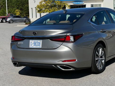 Used 2021 Lexus ES 350 w/ Premium Package image 43