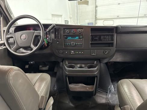 Used 2022 GMC Savana 2500 Extended RWD image 16