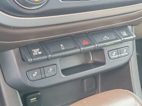 Used 2016 GMC Canyon SLT w/ Driver Alert Package image 22