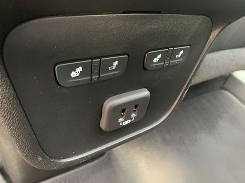 Certified 2022 Chevrolet Equinox Premier AWD/4WD image 24