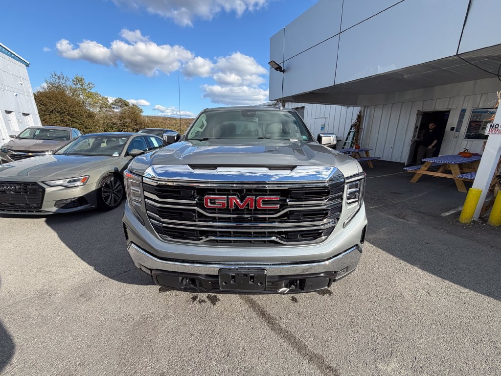Used 2025 GMC Sierra 1500 SLT AWD/4WD image 8
