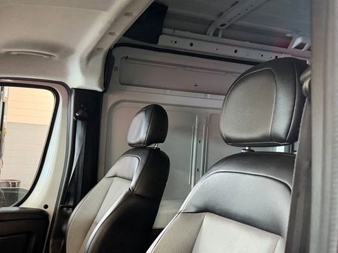 Used 2023 RAM ProMaster 2500 w/ Driver Convenience Group image 18