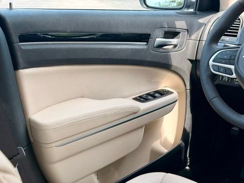 Used 2023 Chrysler 300 Touring L RWD image 21