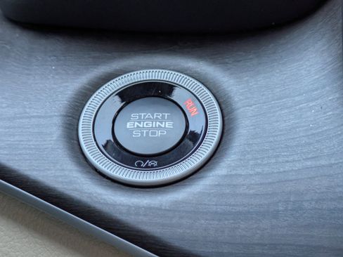 New 2025 Jeep Grand Cherokee Limited image 31