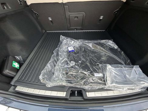 New 2026 Volvo XC60 B5 Plus w/ Protection Package Premier image 17