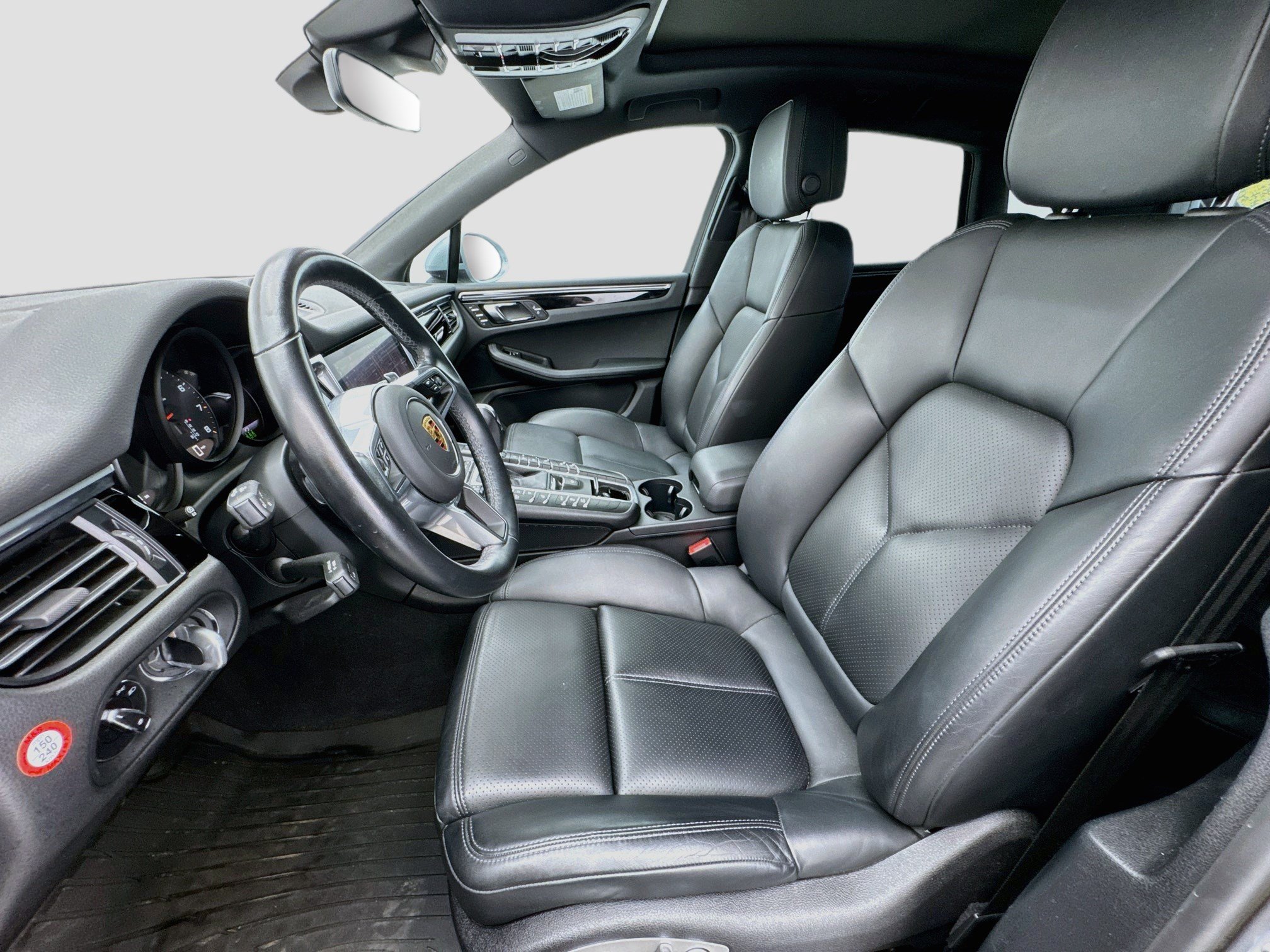 Used 2021 Porsche Macan AWD/4WD image 13