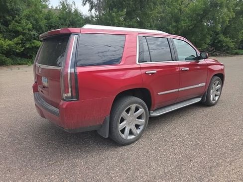 Used 2015 Cadillac Escalade Luxury AWD/4WD image 11