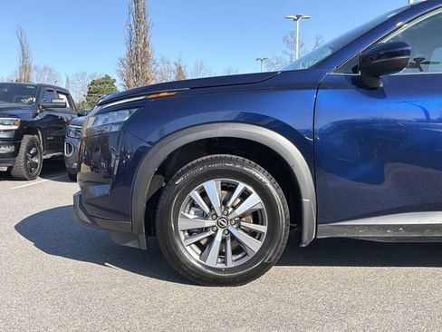 Used 2022 Nissan Pathfinder SL image 13
