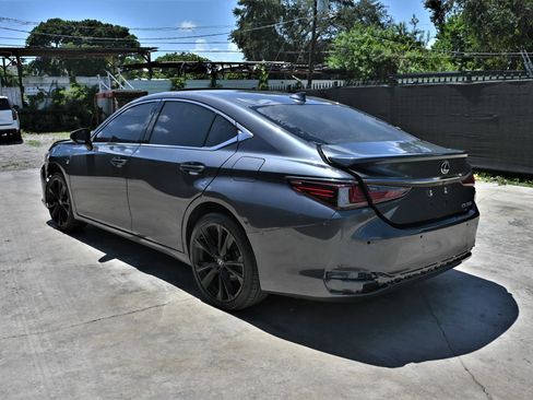 Used 2022 Lexus ES 350 F Sport w/ Accessory Package 2 FWD image 4