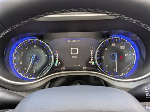 New 2026 Chrysler Pacifica Select FWD image 28