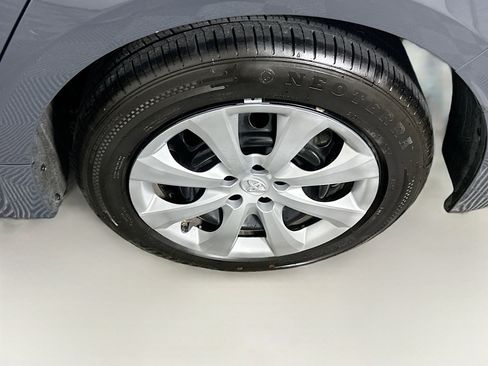 Used 2023 Toyota Corolla LE image 11