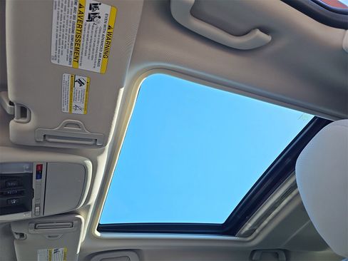 Certified 2023 Subaru Forester Premium image 31