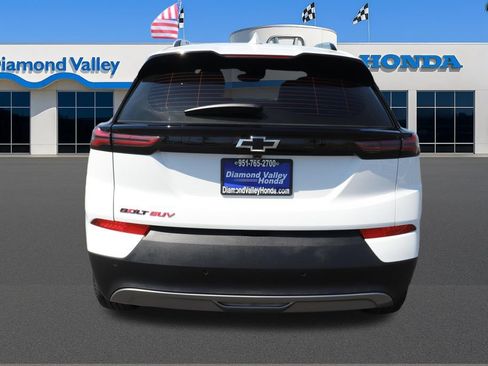 Used 2023 Chevrolet Bolt EUV LT w/ Convenience Package FWD image 5