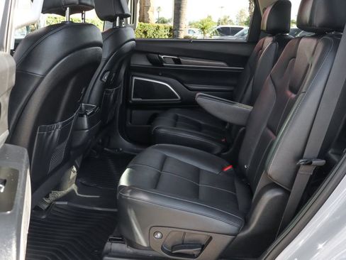 Used 2022 Kia Telluride EX w/ EX Premium Package image 38