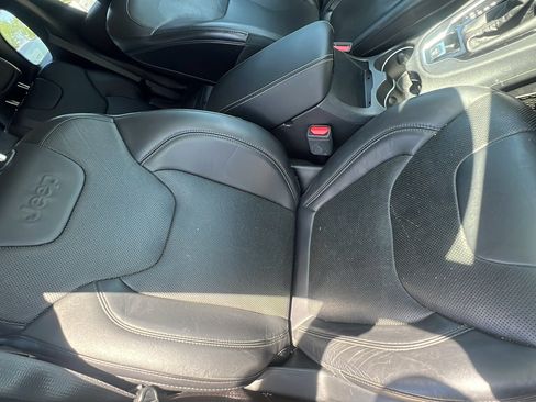 Used 2019 Jeep Cherokee Limited w/ Luxury Group AWD/4WD image 20