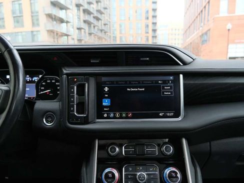 Used 2021 GMC Yukon XL Denali w/ Denali Premium Package image 30