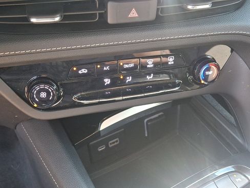 Used 2021 Buick Envision Preferred AWD/4WD image 15