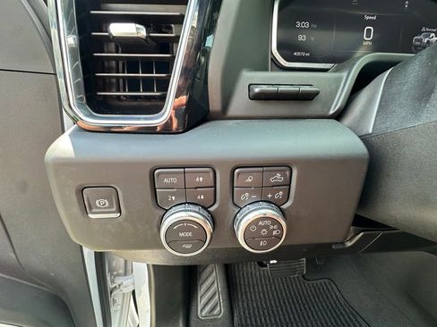 Used 2025 GMC Sierra 2500 Denali Ultimate AWD/4WD image 4