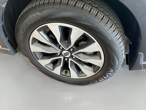 Used 2025 Subaru Outback Limited AWD/4WD image 33