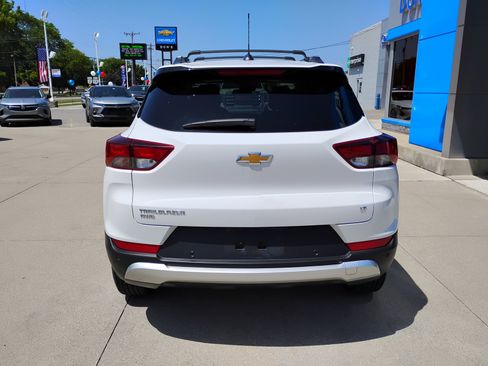 Used 2024 Chevrolet TrailBlazer LT w/ LT Cold Weather Package AWD/4WD image 8
