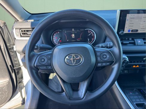 Used 2024 Toyota RAV4 XLE image 20