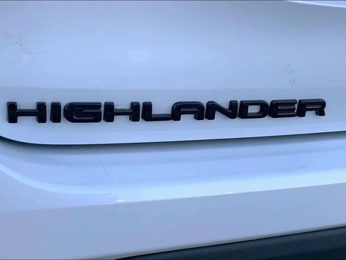 Used 2026 Toyota Highlander XLE image 10