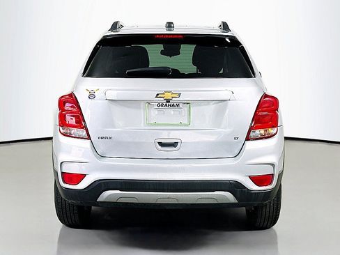 Used 2020 Chevrolet Trax LT w/ LT Convenience Package FWD image 6