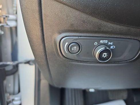 Used 2020 Chevrolet Equinox LT AWD/4WD image 19