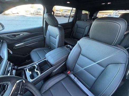 New 2026 Chevrolet Traverse LT w/ Sun and Wheel Package AWD/4WD image 11