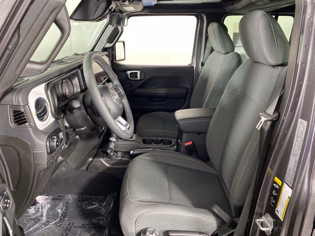 Used 2026 Jeep Wrangler Unlimited Sahara AWD/4WD image 18
